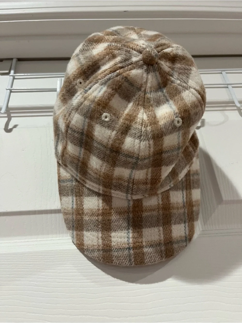 Old Navy One Size fits Most Wool Blend Plaid Cap in Cream and Brown